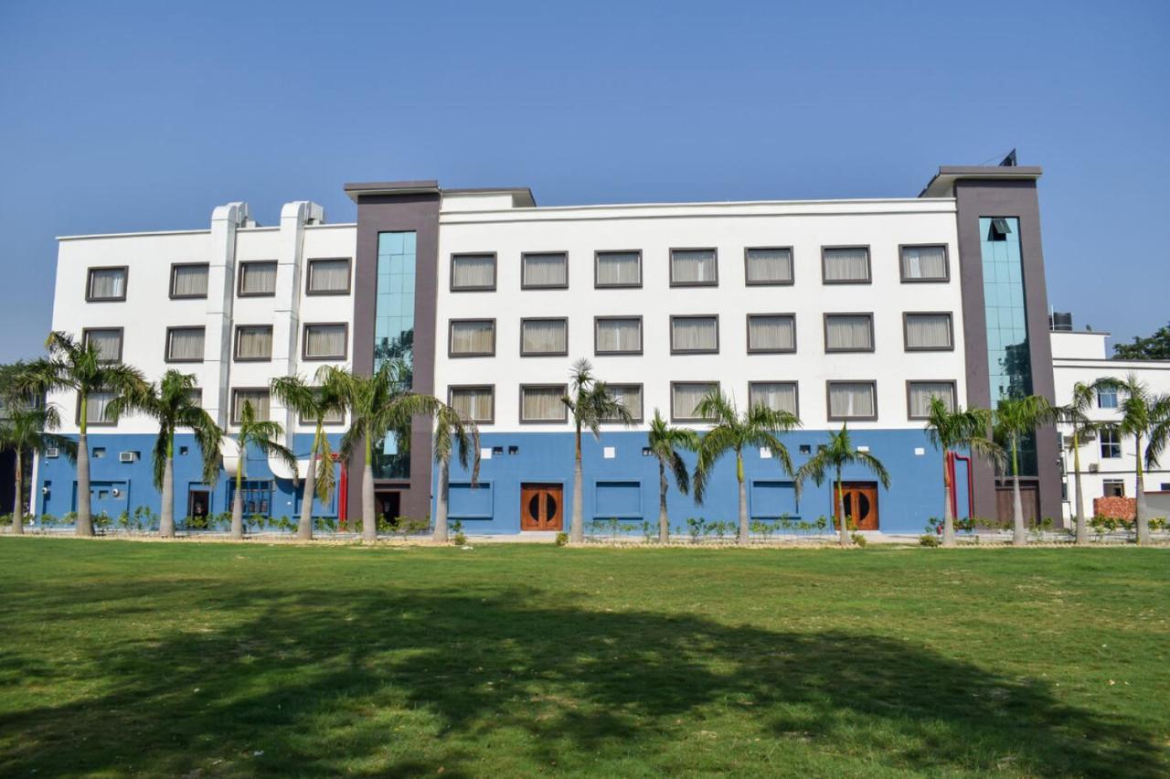 Tulip Inn Shravasti Bahraich Esterno foto